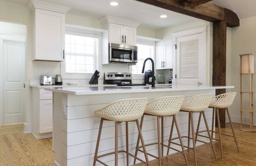 Northeast Virginia Beach Apartment | Cape Henry Full Suite Inn at Old Beach