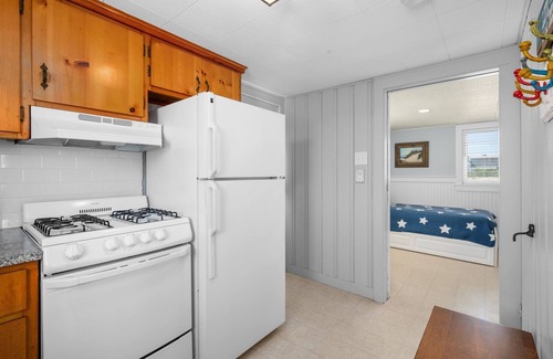 East Sandwich Cottage | Cape Shore Oceanfront—Beach & Creek Views