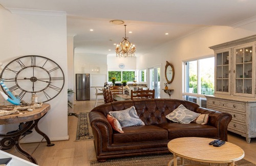 Copacabana House | Cape View Copa - Mesmerising Views, Pool, Spa!
