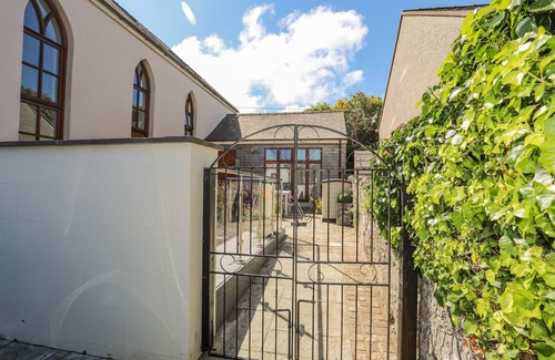 Edern House | Capel Tabernacl