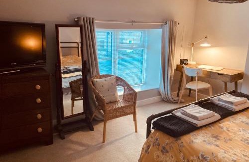 Branston House | Capella Cottage 2 Bedroom Sleeps 4