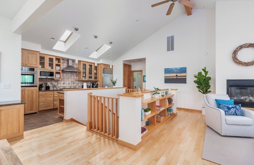 Oregon Coast House | Capeside Lookout #129-Amazing views, upscale amenities, clubhouse pool access.