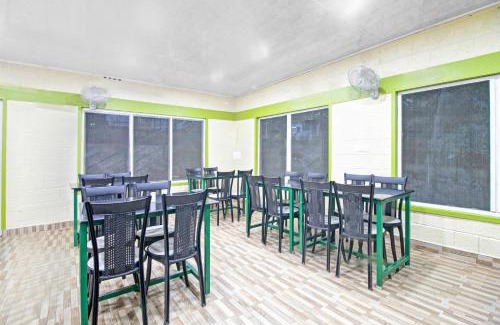 Thiruvananthapuram Hotel | Capital O Pop Tavern Kazhakkottam