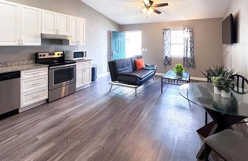 Tallahassee House | Capitol/Campus Retreat: Clean, Cozy w/King Bed