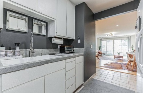 Downtown Sacramento Condo | Capitol quarters! 2 bedroom condo, walking distance to everything!