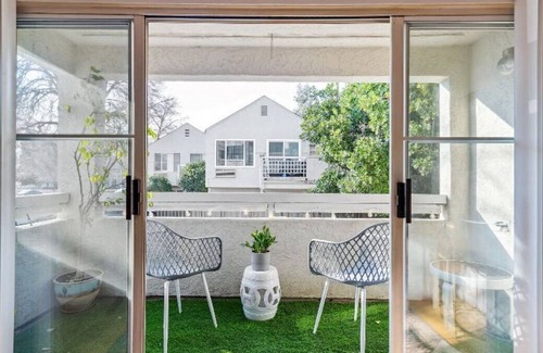 Downtown Sacramento Condo | Capitol quarters! 2 bedroom condo, walking distance to everything!