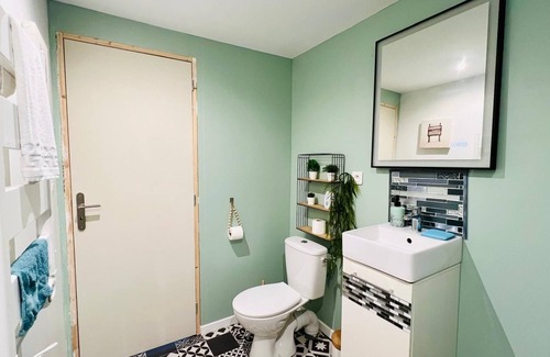 Calais Frethun Bed & Breakfast | Caps studio Beach Calais wifi private parking 2 people