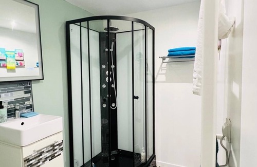 Calais Frethun Bed & Breakfast | Caps studio Beach Calais wifi private parking 2 people