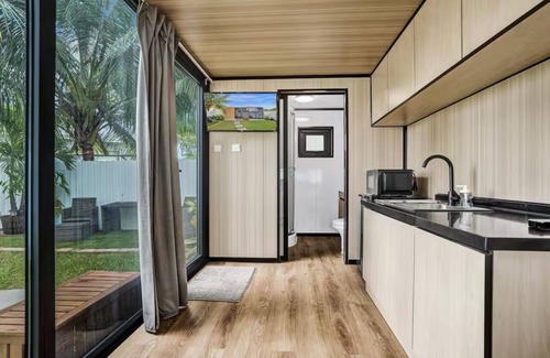 Fort Lauderdale Cabin | CAPSULE HOUSE IN FORT LAUDERDALE