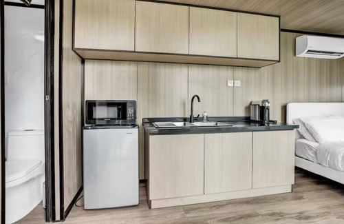 Fort Lauderdale Cabin | CAPSULE HOUSE IN FORT LAUDERDALE