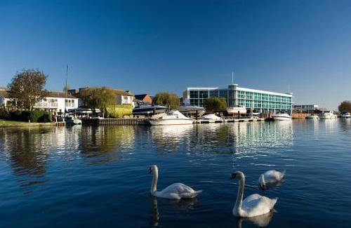 Christchurch Hotel | Captain's Club Hotel & Spa