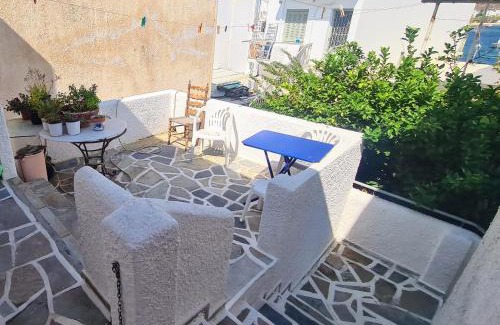 Livadi House | Captain's George