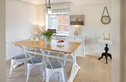 List House | Captains Cabin