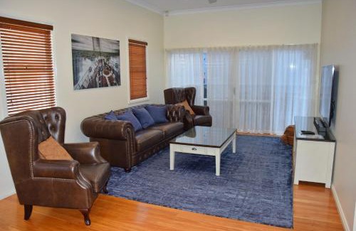 South West Rocks House | Captains Cottage SWR
