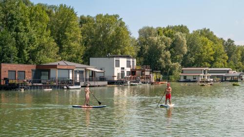Jarovce Apartment | Captains Danube Houseboat - Bratislava