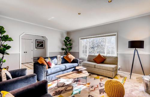 Round Hill Village House | Captains Quarters Retreat