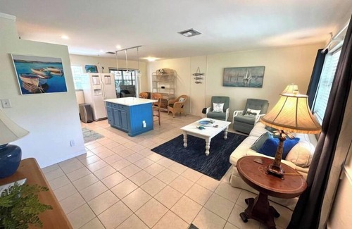 Florida North Atlantic Coast House | Captains Retreat.An oasis with lush coastal landscaping awaits!