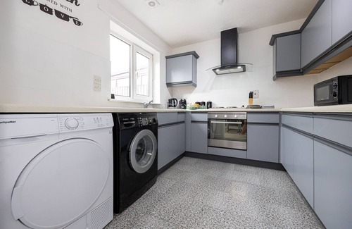 Blackburn House | Captivating 3-Bed House in Blackburn