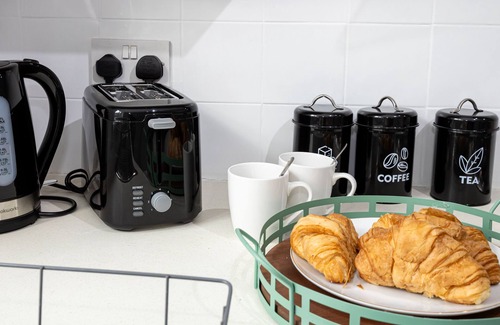 Blackburn House | Captivating 3-Bed House in Blackburn