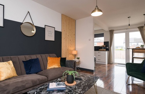 Beverley House | Captivating Beverley 3-Bed House Private Parking