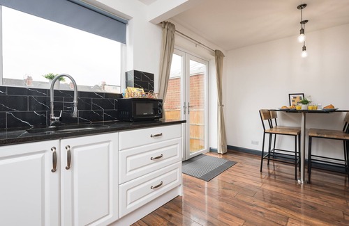 Beverley House | Captivating Beverley 3-Bed House Private Parking