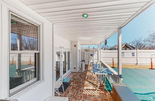 Provincetown Apartment | Captivating Cottage