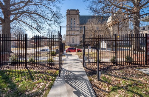 The Gate Apartment | Captivating Must Have 1 Bedroom Bungalow Vibe Apt