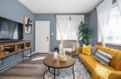 The Gate Apartment | Captivating Must Have 1 Bedroom Bungalow Vibe Apt