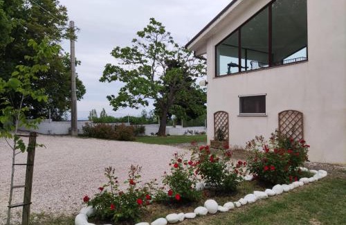 Montefiore Conca House | Cara Pace in collina per gruppi