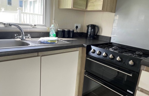 Newquay Cabin | Caravan 163 sleeps up to 8 guests