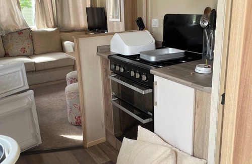 Newquay Cabin | Caravan 163 sleeps up to 8 guests