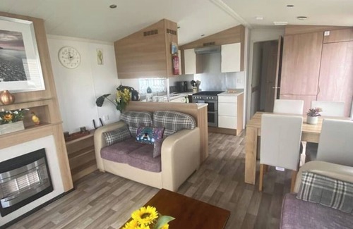 Rhyl House | Caravan Glendale