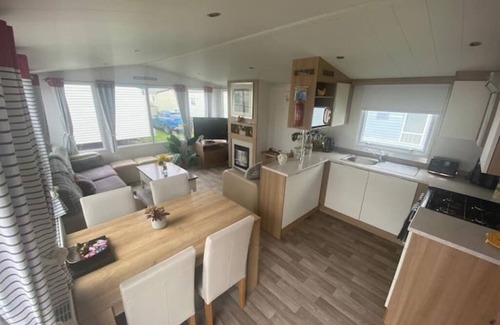 Rhyl House | Caravan Glendale
