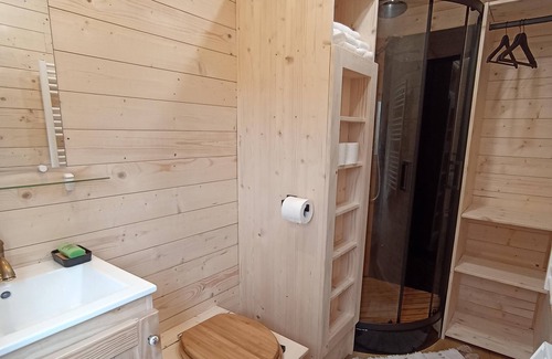 Saint-Romain-de-Benet Other | Caravan in the heart of an alpaca farm