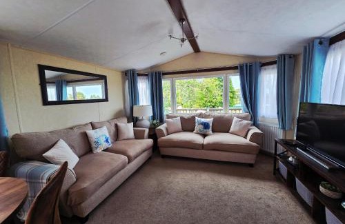 Dinas Cross House | Caravan - Sleeps 4 & Free parking