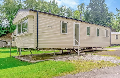 Longridge House | Caravan with one double and two twin.