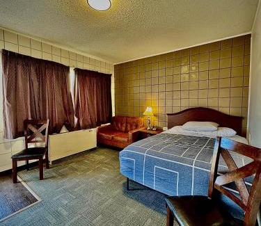 Swift Current Hotel | Caravel Motel