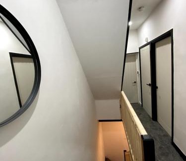 Plasnewydd House | Cardiff Central Home Sleeps 11