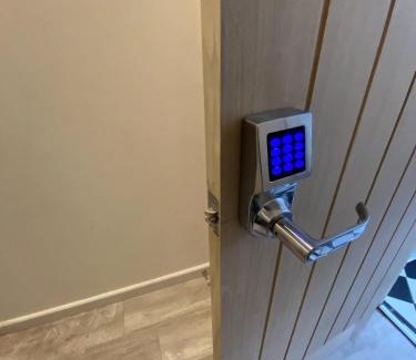 Plasnewydd House | Cardiff Central Home Sleeps 11