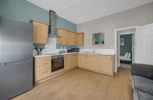 Adamsdown Apartment | Cardiff Central - Minutes to Centre - Free Wifi
