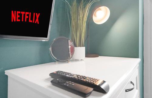 Adamsdown Apartment | Cardiff Central - Minutes to Centre - Free Wifi