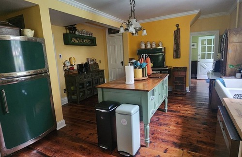 Montgomery House | Cardinal Farm-The Finch Room