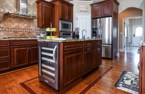 Martin House | Cardinal Rose Lakehouse