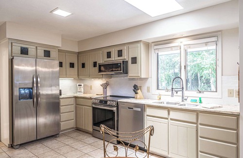 Old Town House | Cardinal’s Nest | Steps from PH #2 & Village
