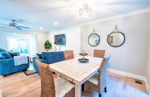 Old Village House | Carefree Coastal Casa 2 miles to Sullivans Island