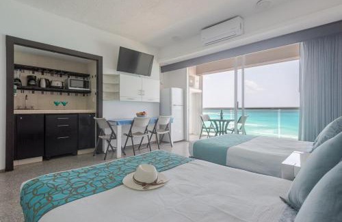 Punta Cancun Apartment | Caribbean Ocean view at the hotel zone
