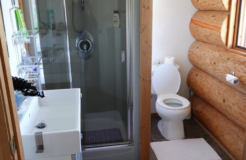 Lac La Hache Bed & Breakfast | Cariboo Log Guest House