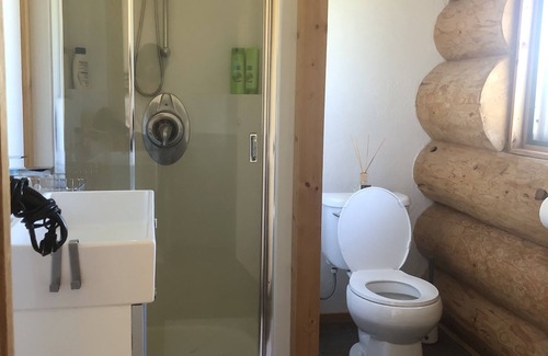 Lac La Hache Bed & Breakfast | Cariboo Log Guest House