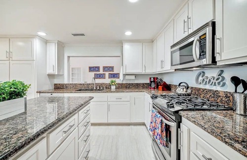 Olde Carlsbad House | Carlsbad Oceanview Luxury Home w/Private Pool, Spa, Outdoor Kitchen & Grill