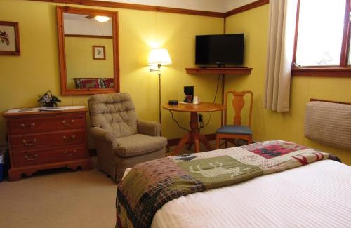 Twin Mountain Hotel | Carlson's Lodge